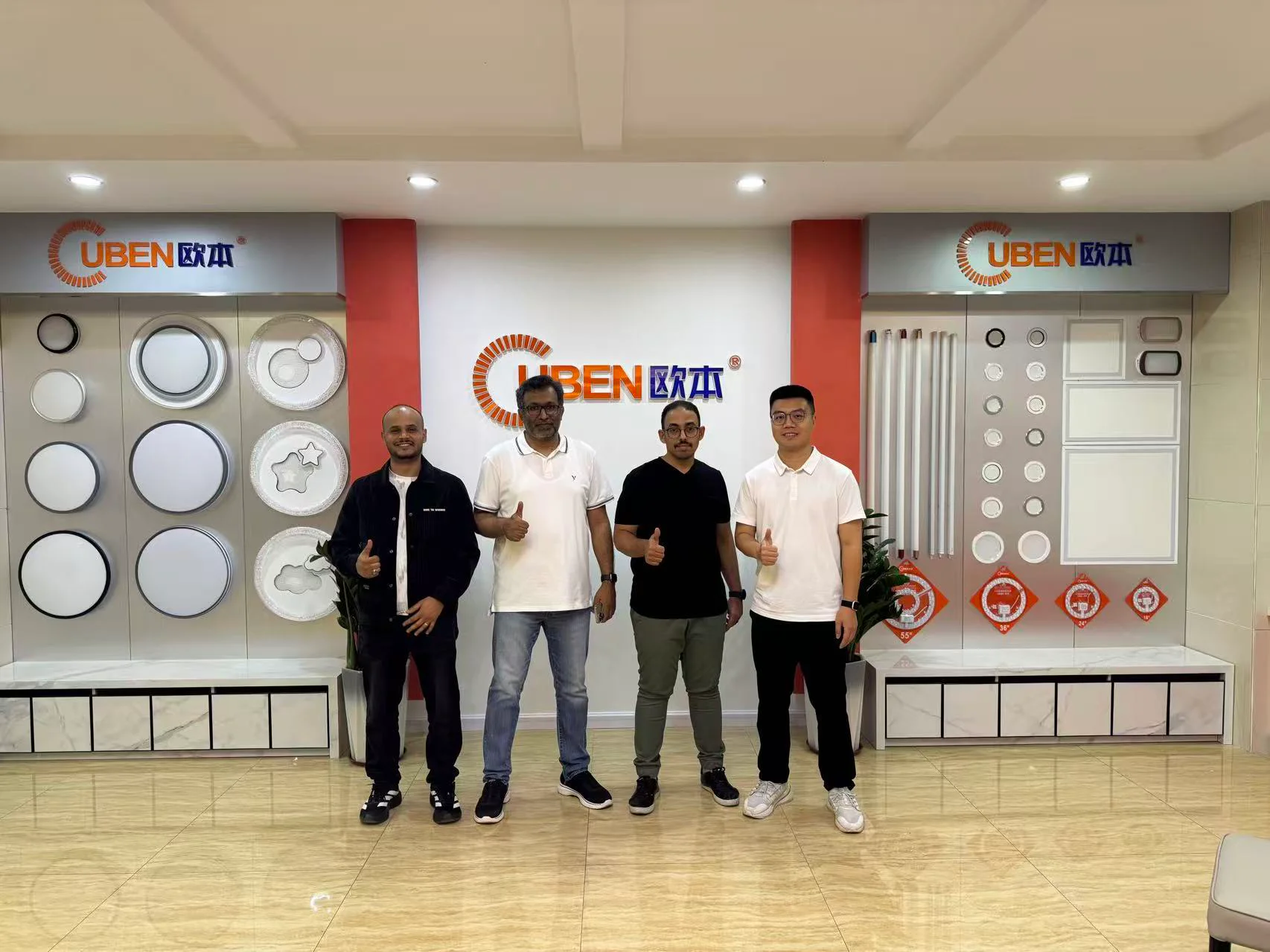 OUBEN customer visit in the showroom